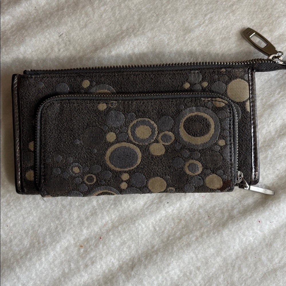 ANGELA ADAMS Fabric Triple Zip Wallet Cards Change Gray/Beige Circle Design